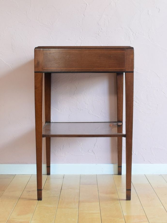 コンソールテーブルの側面