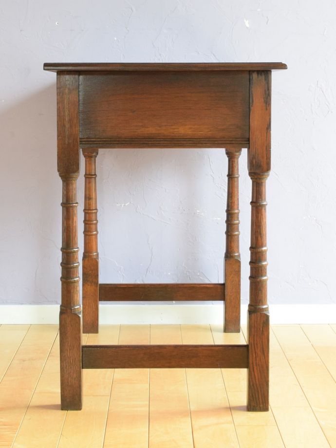 コンソールテーブルの側面