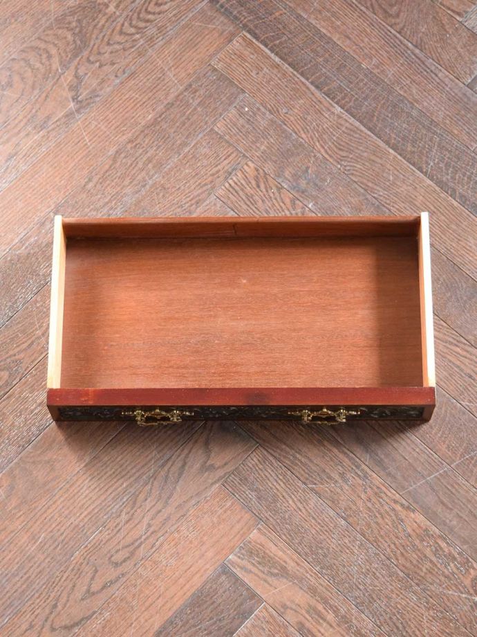 アンティークキャビネットの引き出し