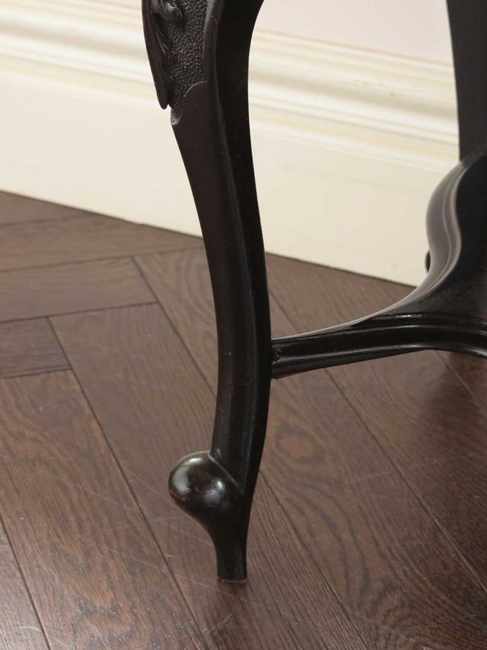 アンティーク家具の脚