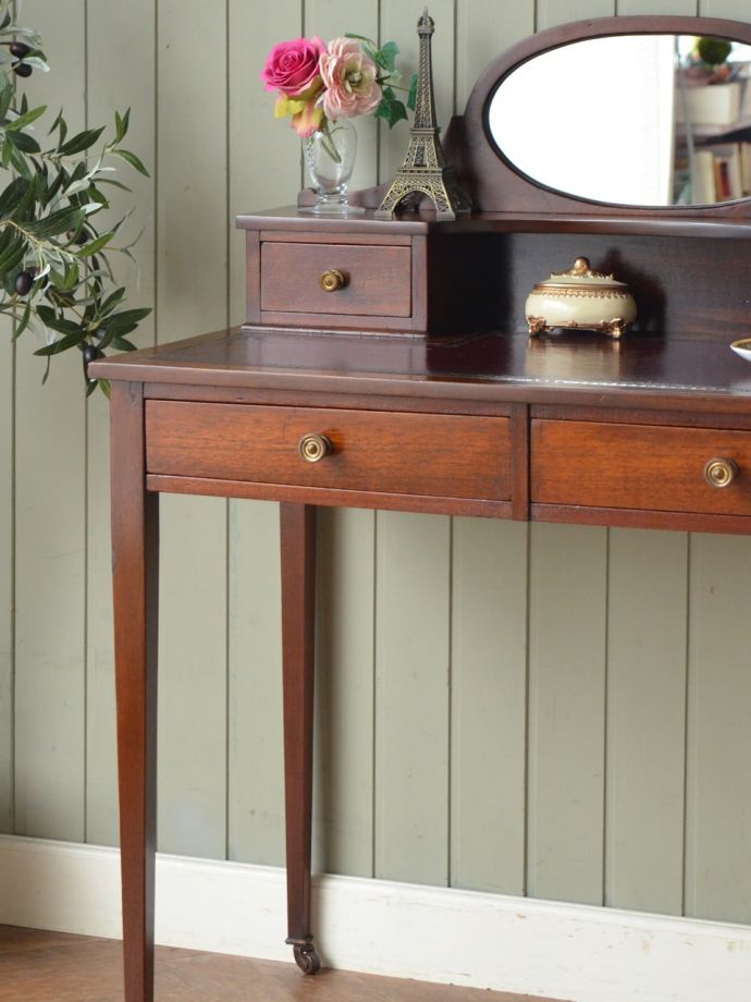 アンティークデスクの美しい木目