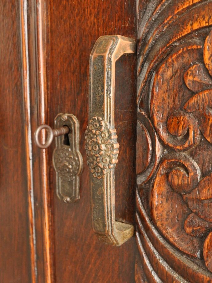 アンティーク家具の取っ手