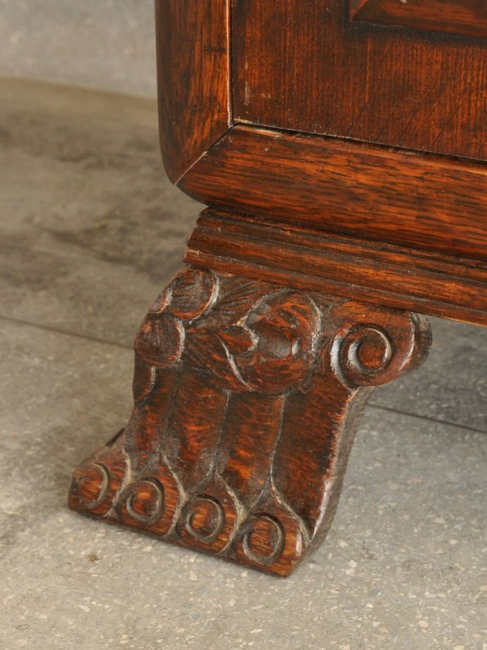 アンティーク家具の脚