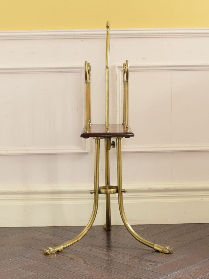 マガジンラックの側面