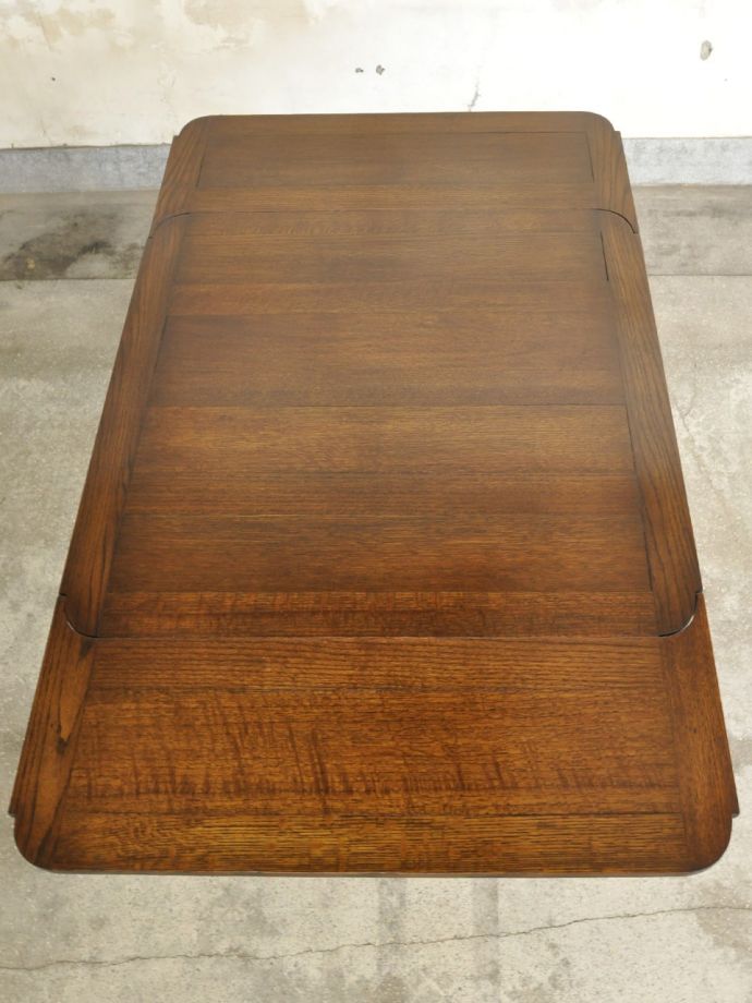 伸長式ダイニングテーブルの天板