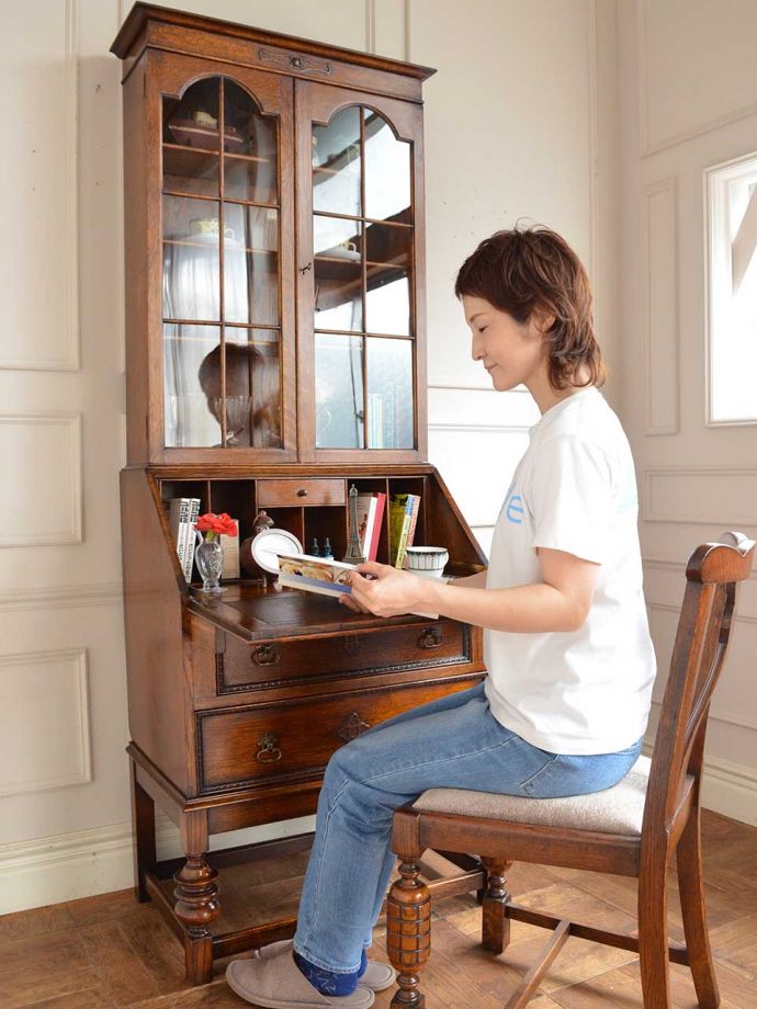 おしゃれな本棚付きのデスク