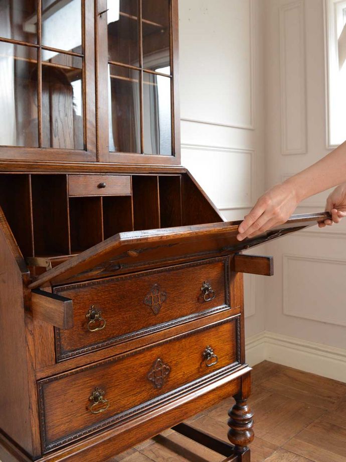 おしゃれな本棚付きデスク