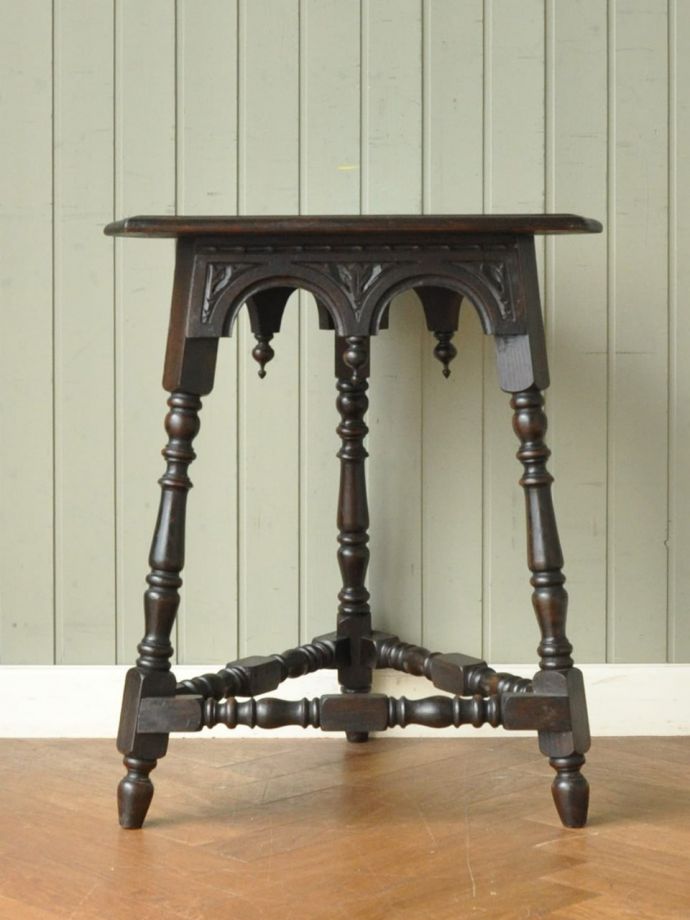 オケージョナルテーブルの側面