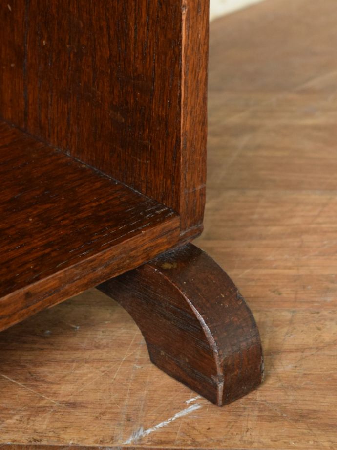 アンティーク家具の脚