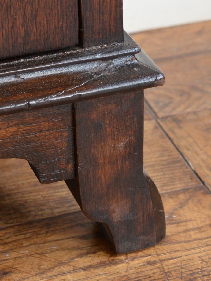 アンティーク家具の脚