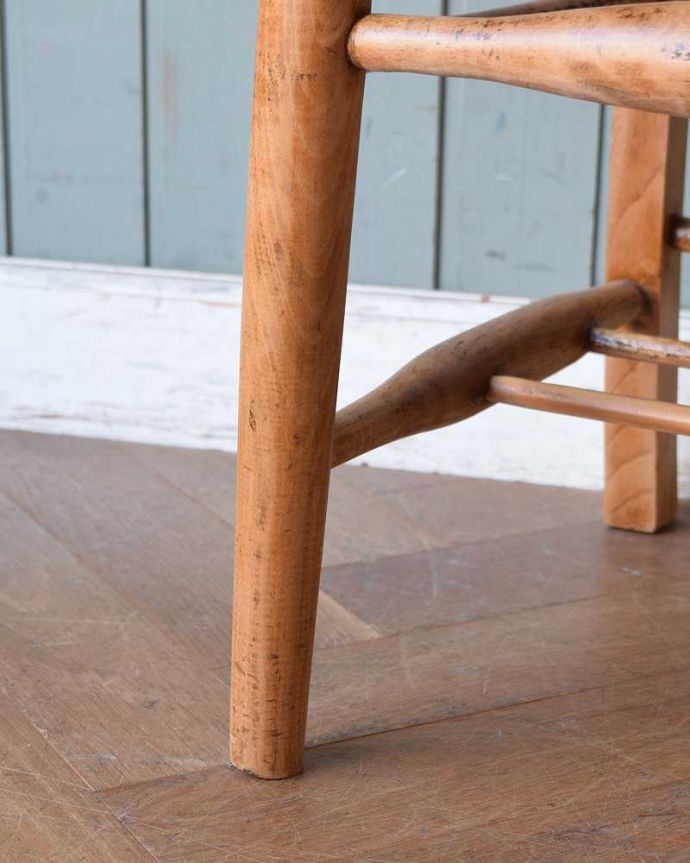 アンティークチェアの脚