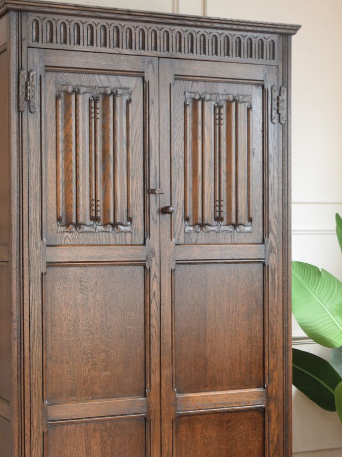 アンティーク家具らしさが漂う装飾