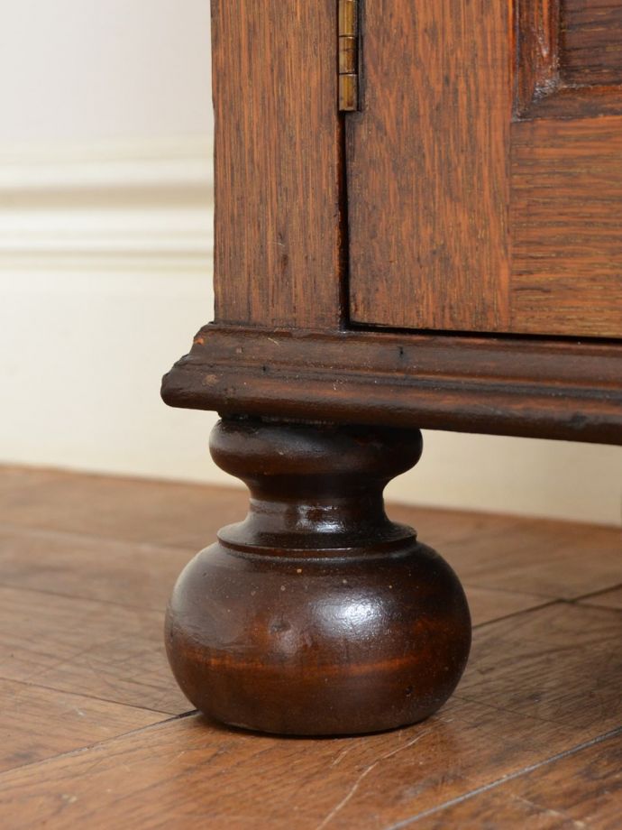 アンティーク家具の脚