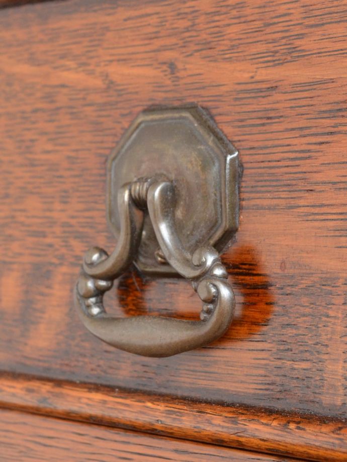 ドレッサーのおしゃれな取っ手