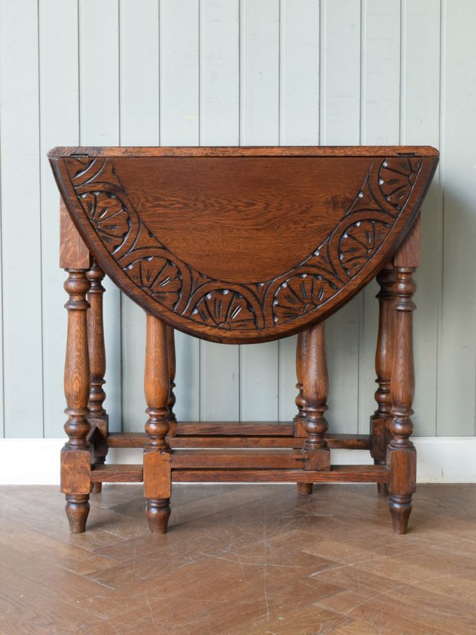 畳んだ時のゲートレッグテーブル