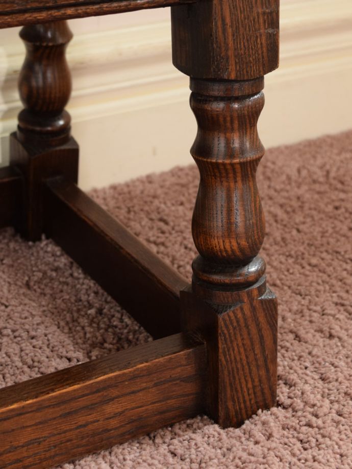 アンティーク家具の脚