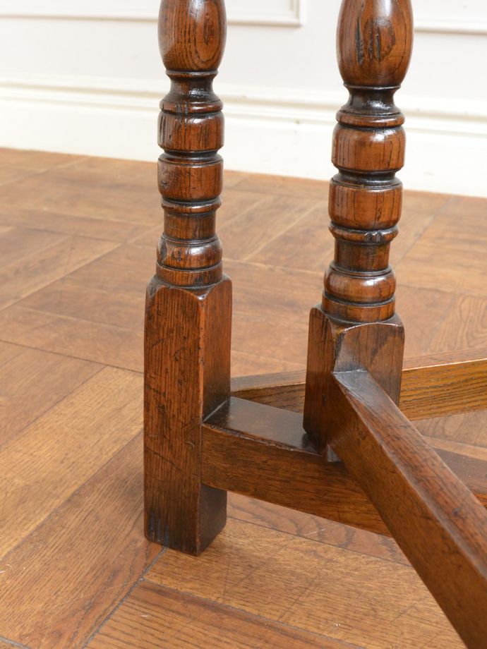 ゲートレッグテーブルの脚