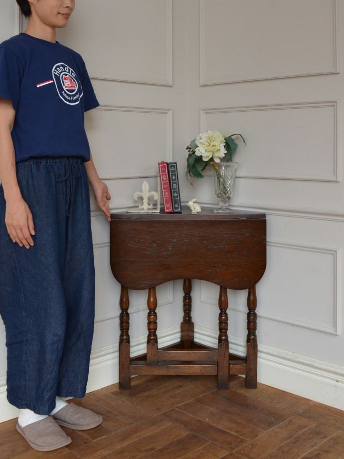 アンティークのゲートレッグテーブル