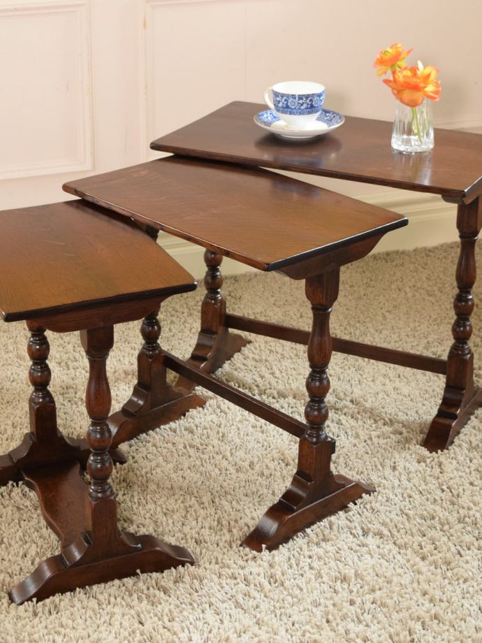 おしゃれなネストテーブル