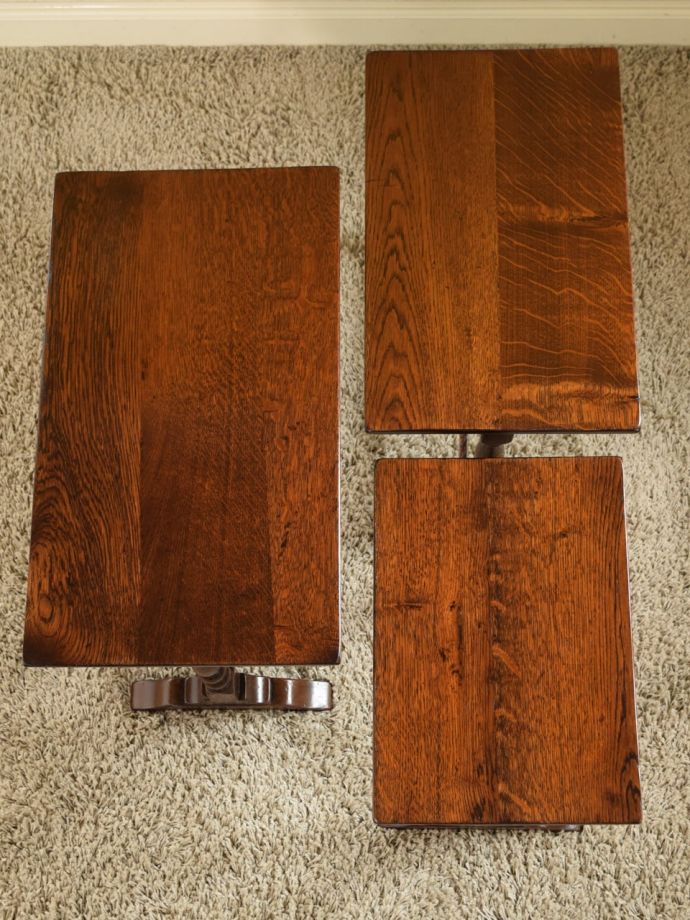 アンティークのテーブルの天板