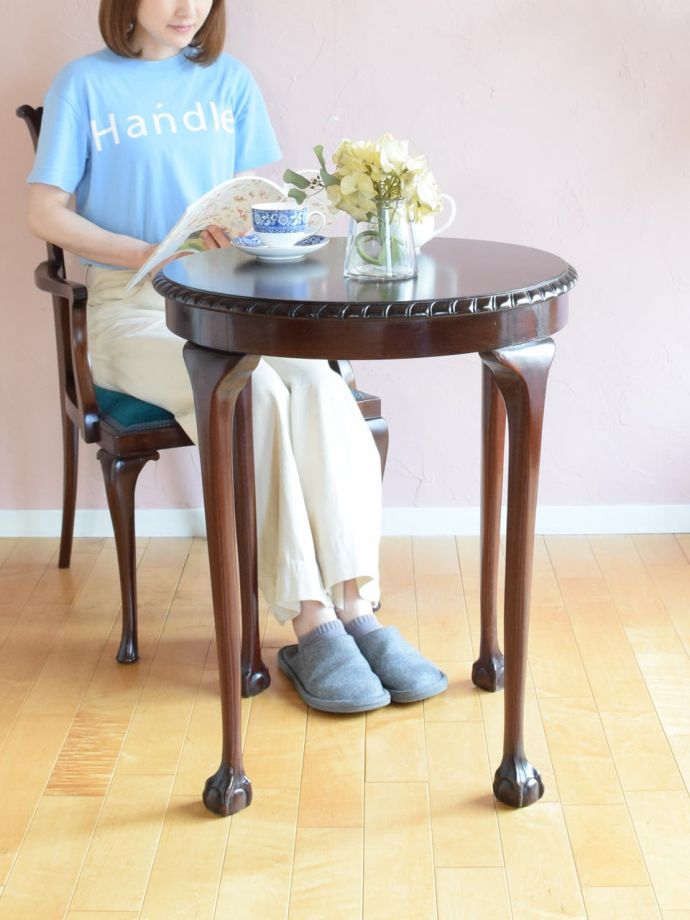 アンティークのオケージョナルテーブル