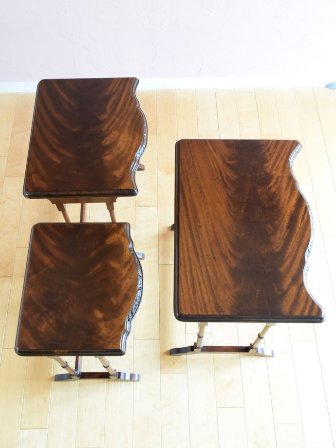 アンティークのテーブルの天板