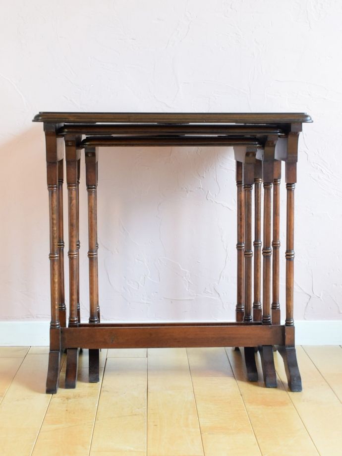 コーヒーテーブルの側面