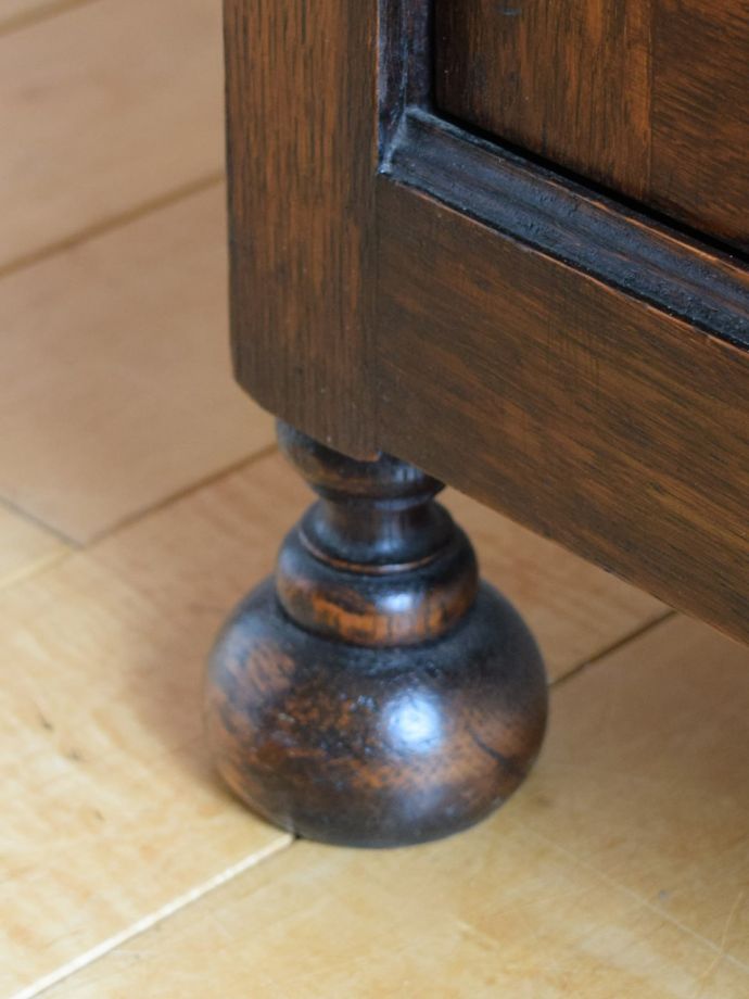 アンティーク家具の脚