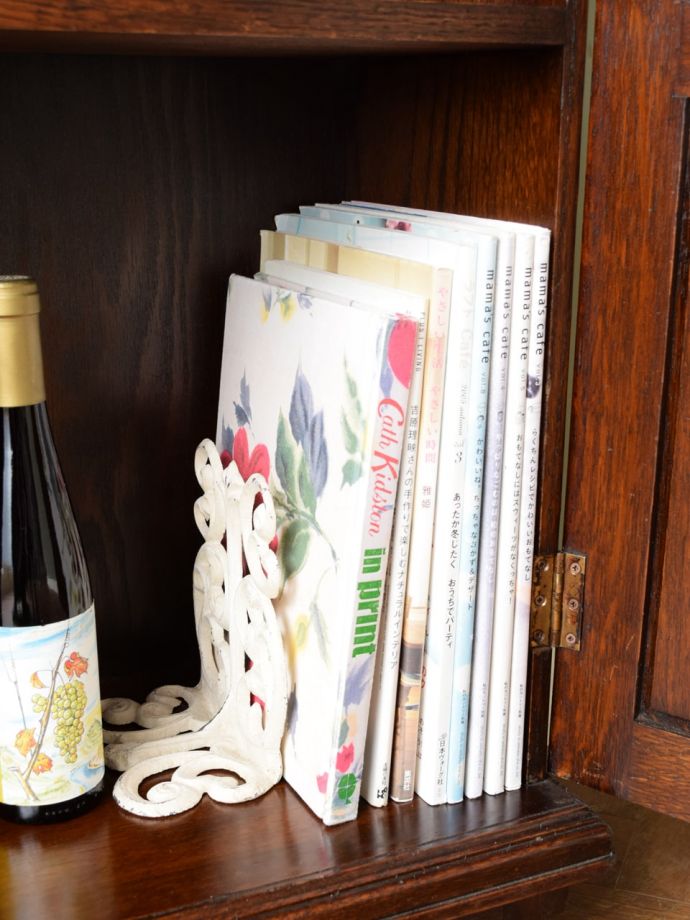 収納たっぷりのキャビネット