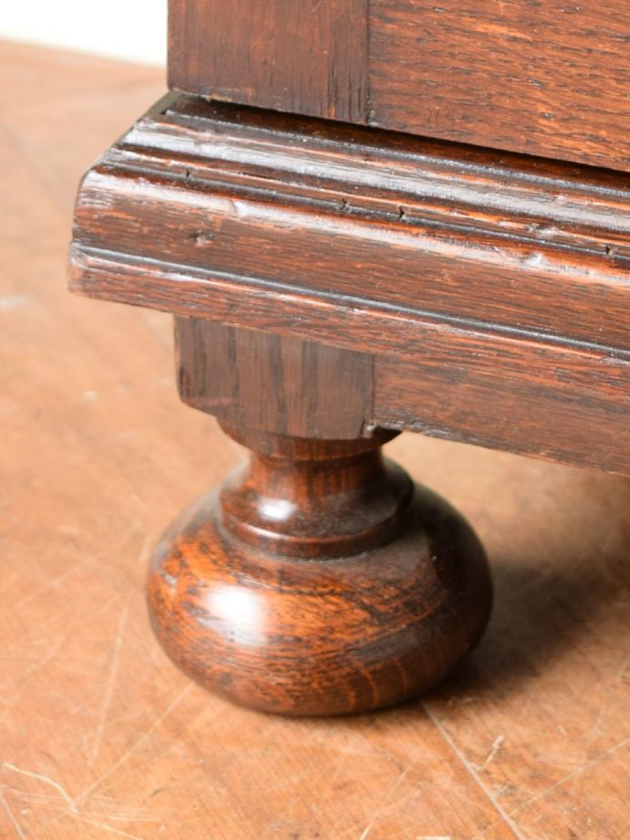 アンティーク家具の脚
