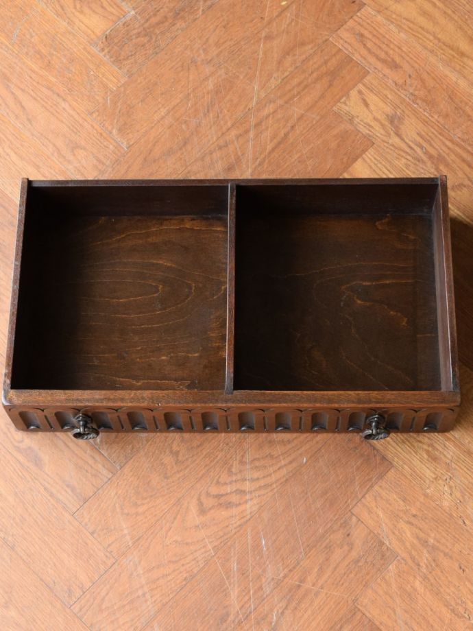 アンティーク家具の引き出し