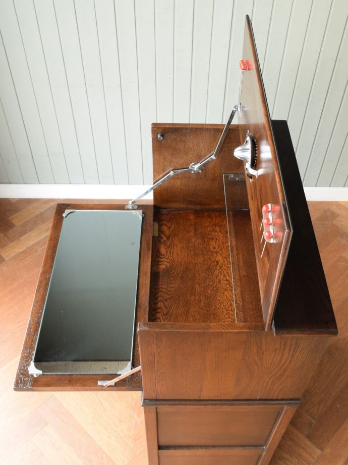 キャビネットの天板