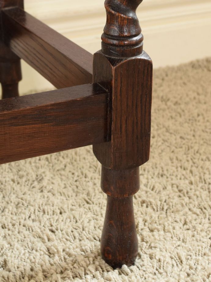 アンティーク家具の脚
