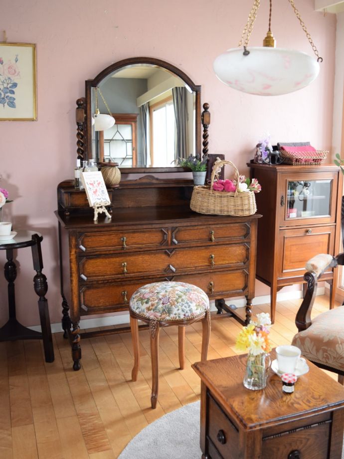 ドレッシングチェストをお部屋の主役として