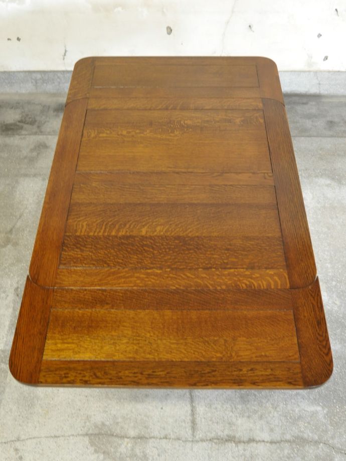 伸長式ダイニングテーブルの天板