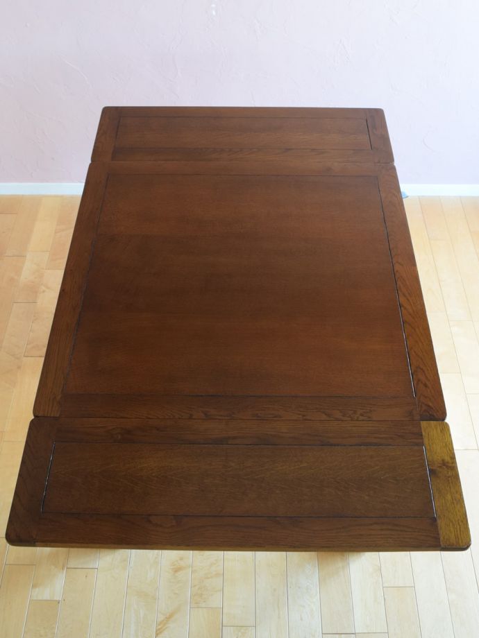 伸長式ダイニングテーブルの天板