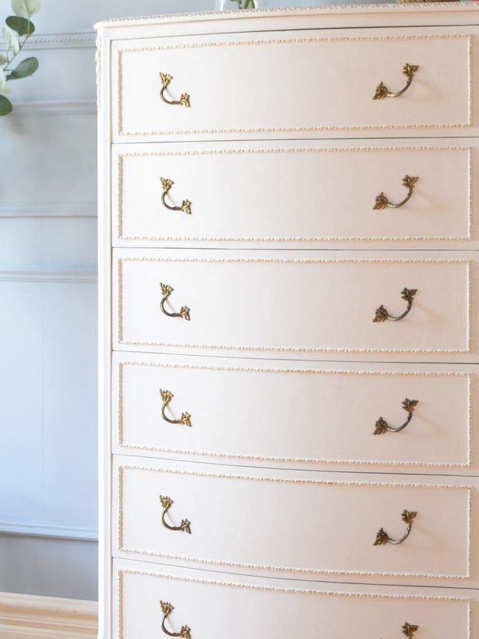 フランスの家具らしい装飾