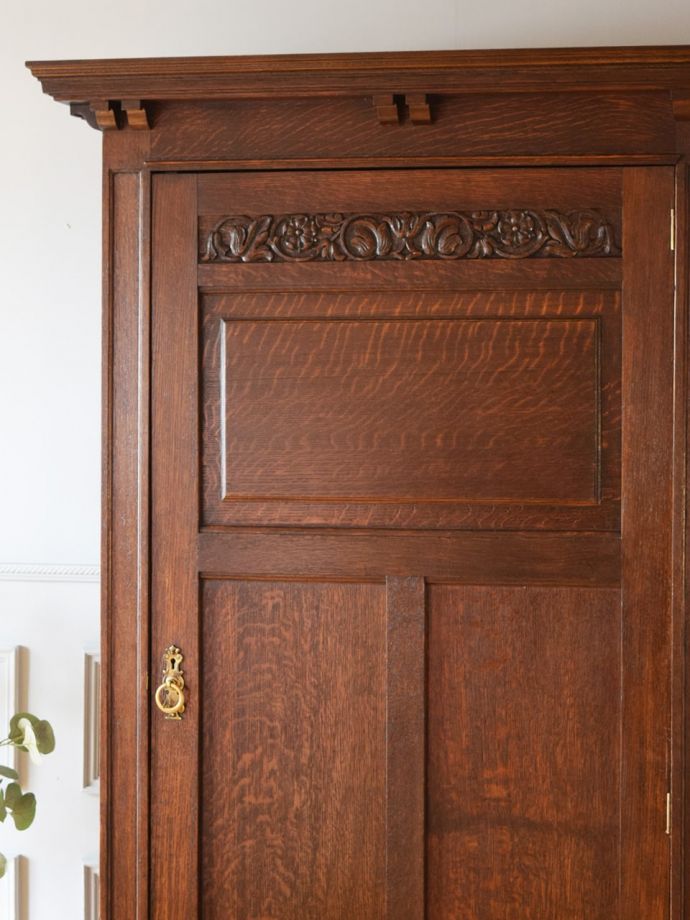 アンティーク家具らしさが漂う装飾