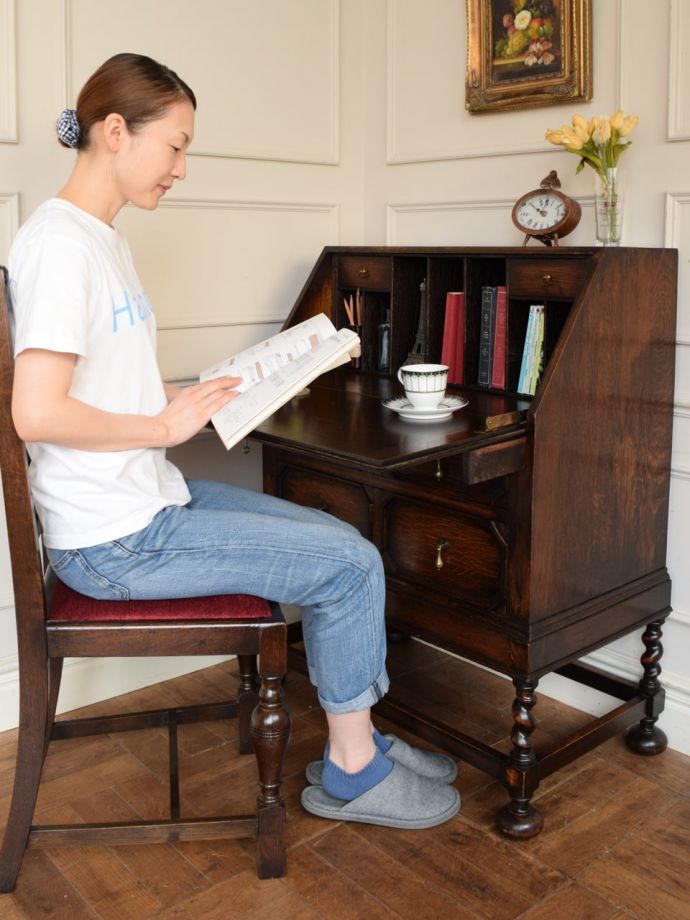 アンティークのおしゃれな書斎机
