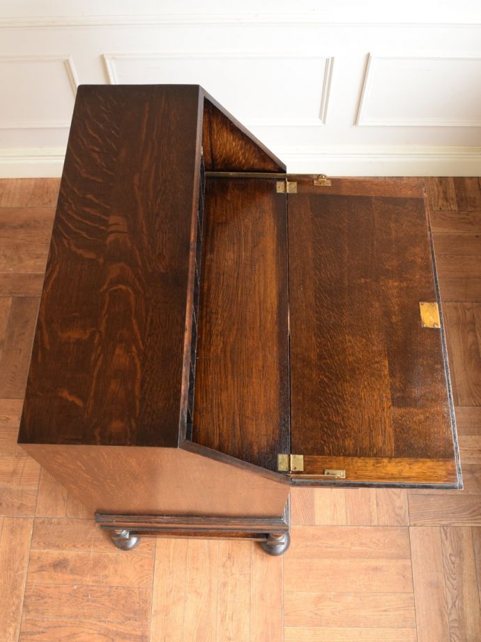 アンティークの書斎デスクの天板