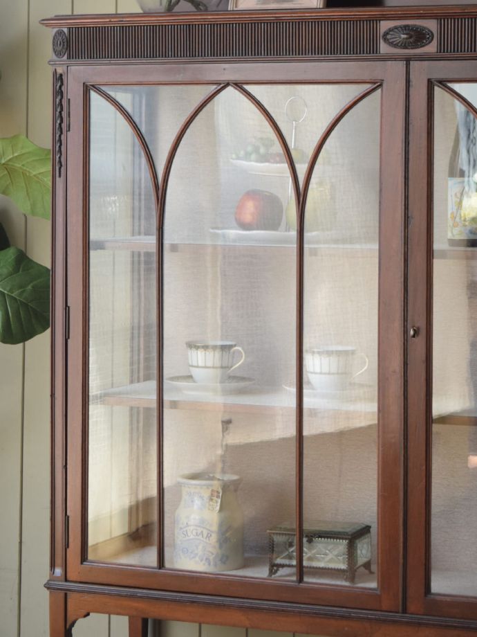 アンティークガラスの扉