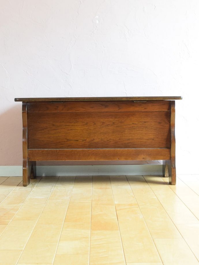 ブランケットボックスの後ろ姿