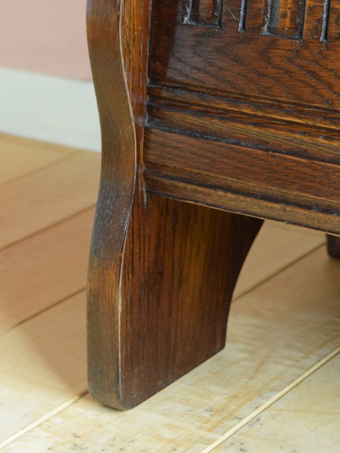 アンティーク家具の脚