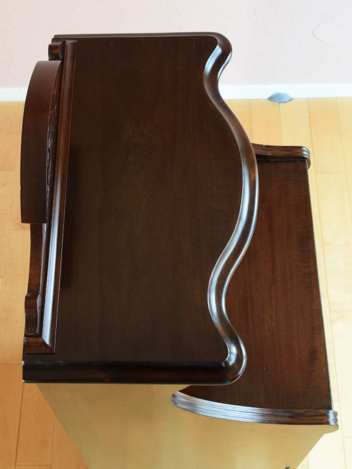 アンティークキャビネットの天板