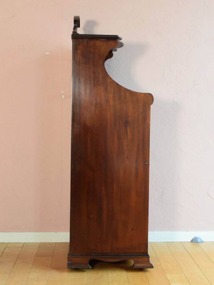 キャビネットの側面