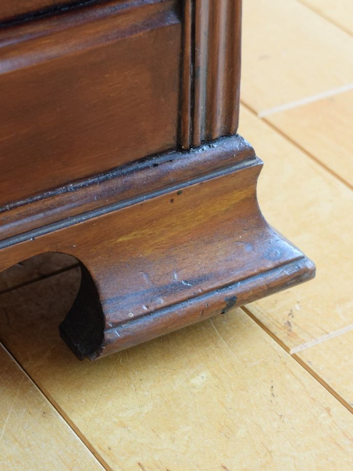 アンティーク家具の脚