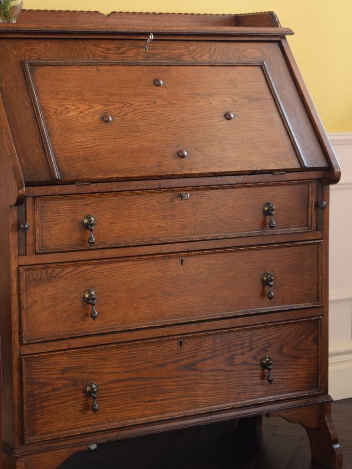 おしゃれなアンティークの家具