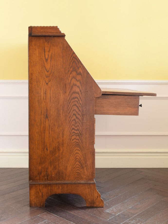 ライティングビューローの側面