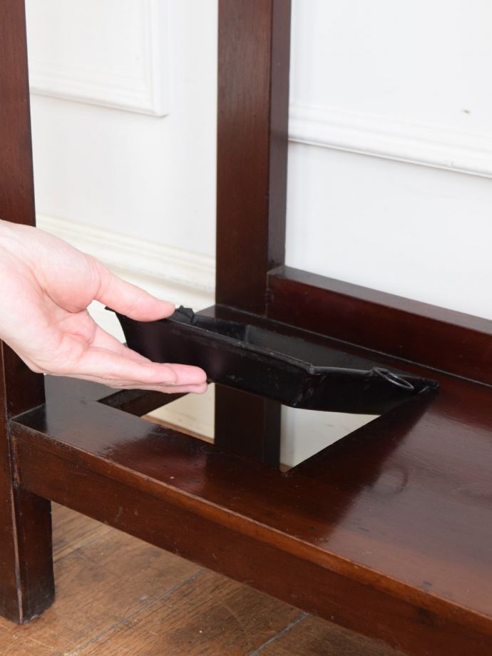 傘立てのトレイ