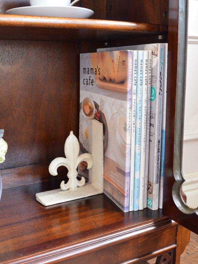 収納たっぷりのキャビネット